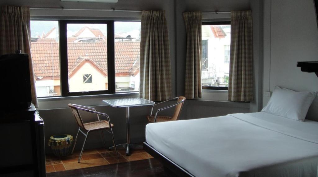 Relax Guesthouse Patong Room photo