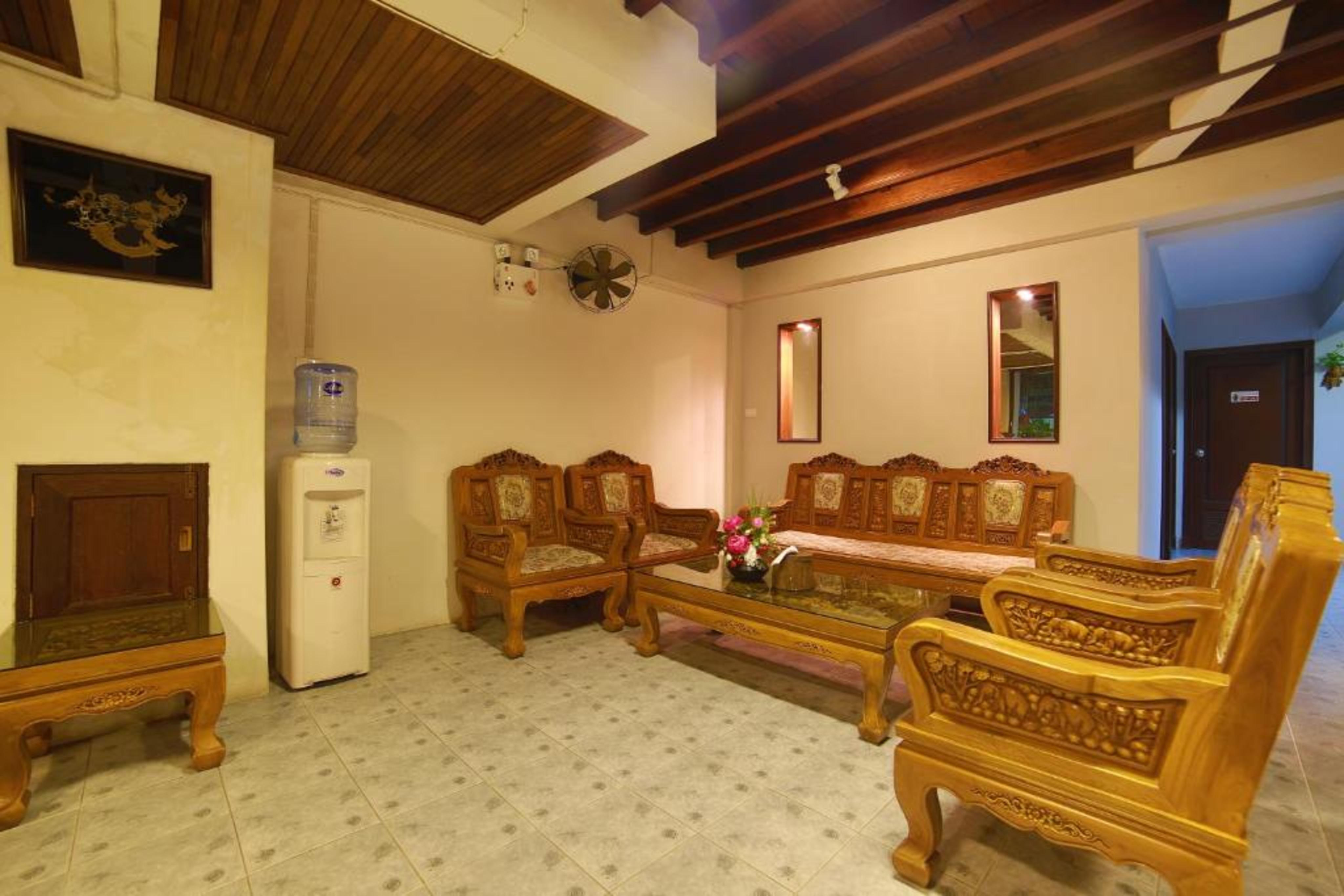 Relax Guesthouse Patong Exterior photo