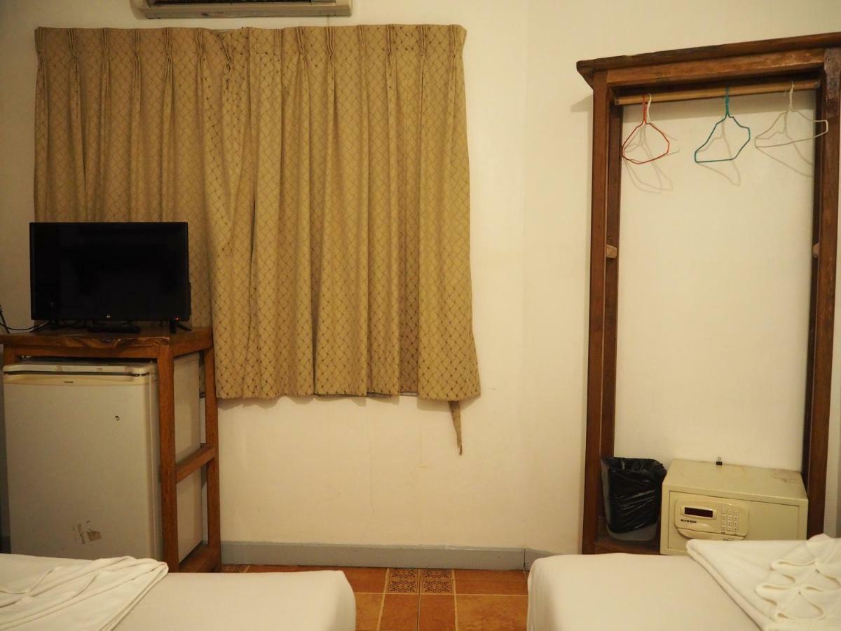 Relax Guesthouse Patong Room photo